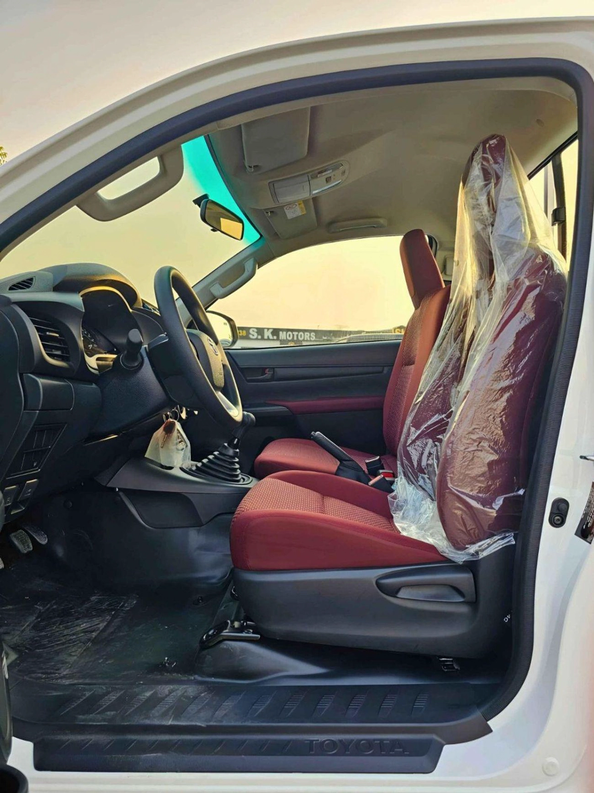 Toyota Hilux SINGLE CABIN TOYOTA HILUX S-CABIN || LONG BODY 5HOOKS | 3STR | AIR COMP CDP PETROL MT 2.7L V4 4WD (CODE#HPMSC1)-9-0