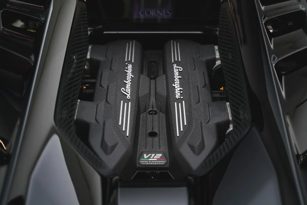 2024 LAMBORGHINI REVUELTO-15-15