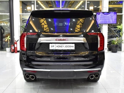 GMC Yukon Denali ( 2023 Model ) in Black Color GCC Specs-4