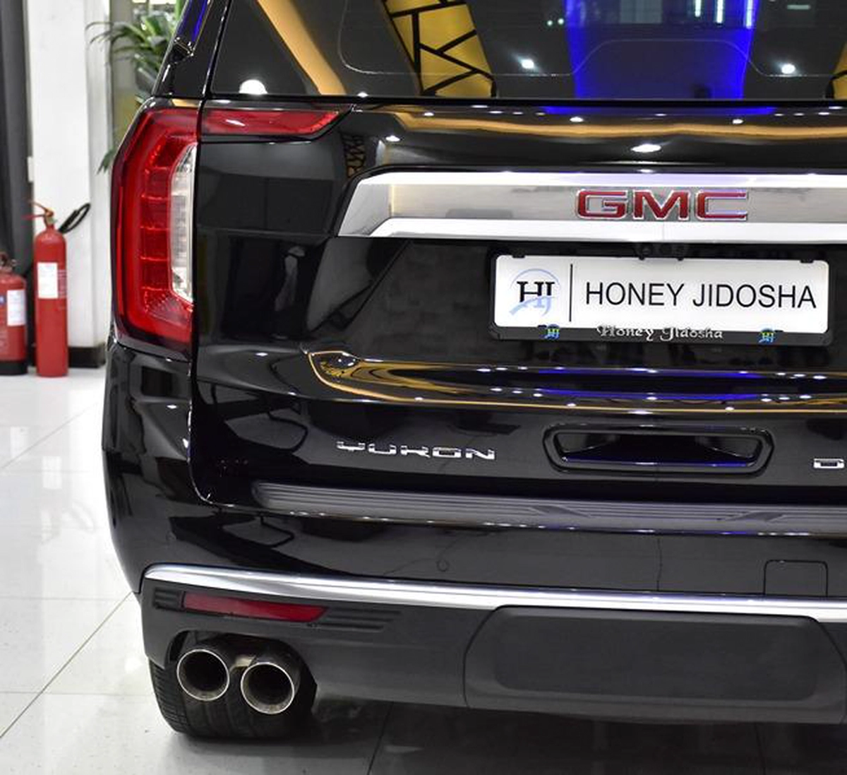 GMC Yukon Denali ( 2023 Model ) in Black Color GCC Specs