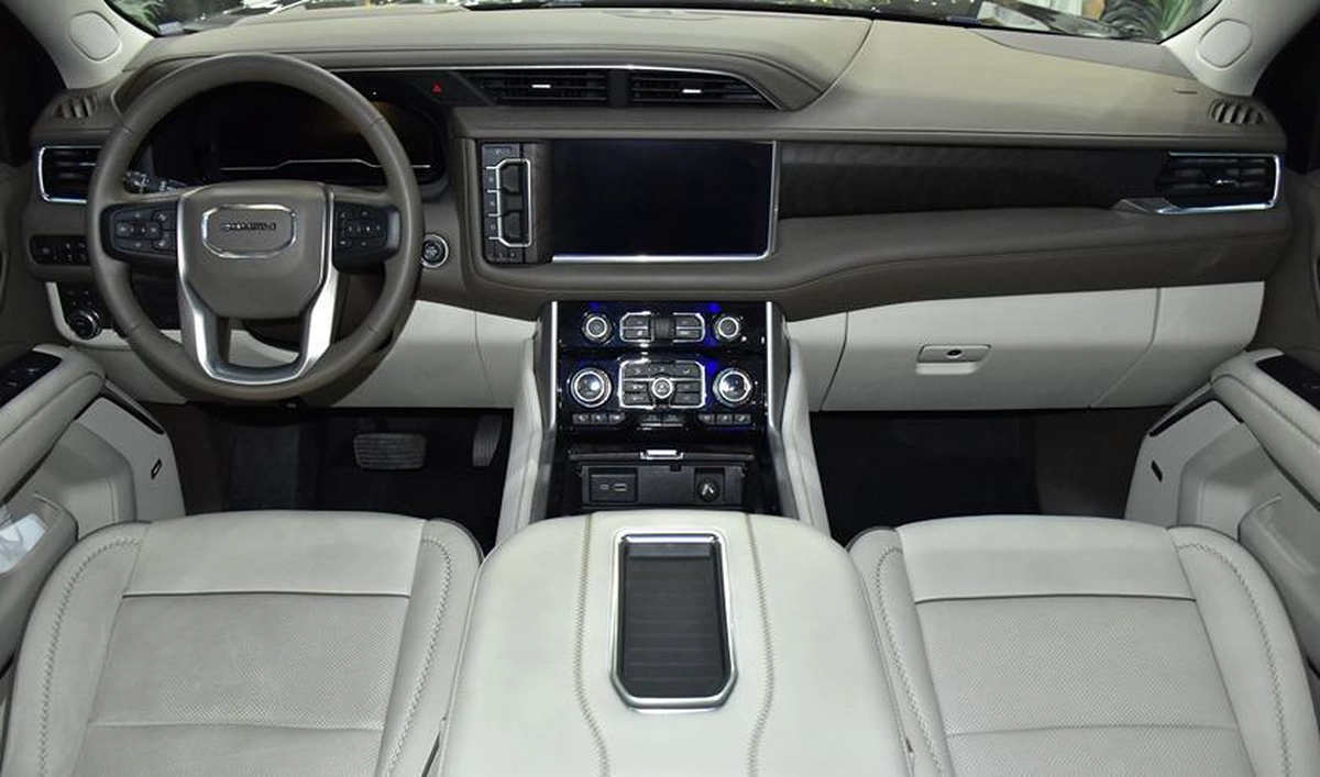 GMC Yukon Denali ( 2023 Model ) in Black Color GCC Specs