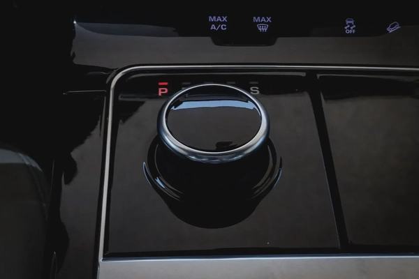 Land Rover Range Rover Velar 2018