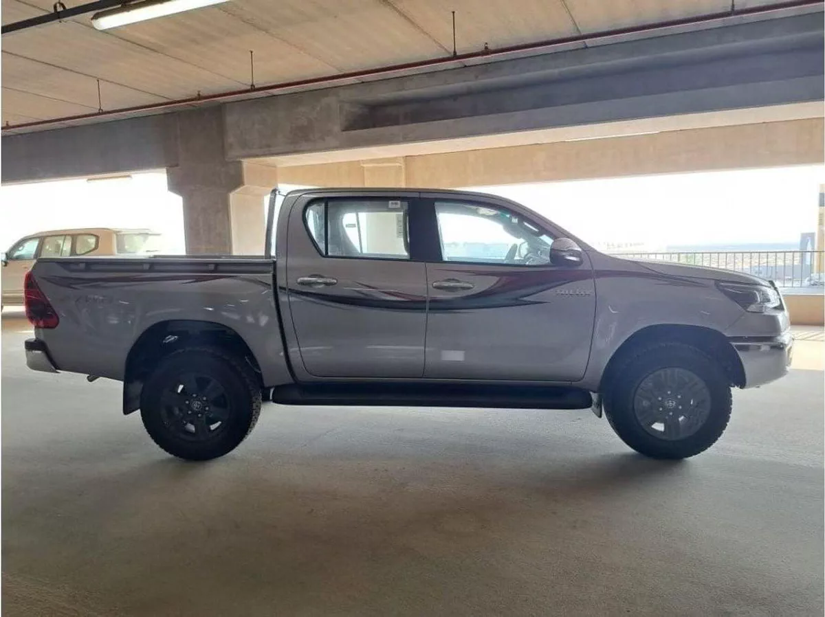 Toyota Hilux SGLX HILUX SR5 2.7L MT PETROL-3-0