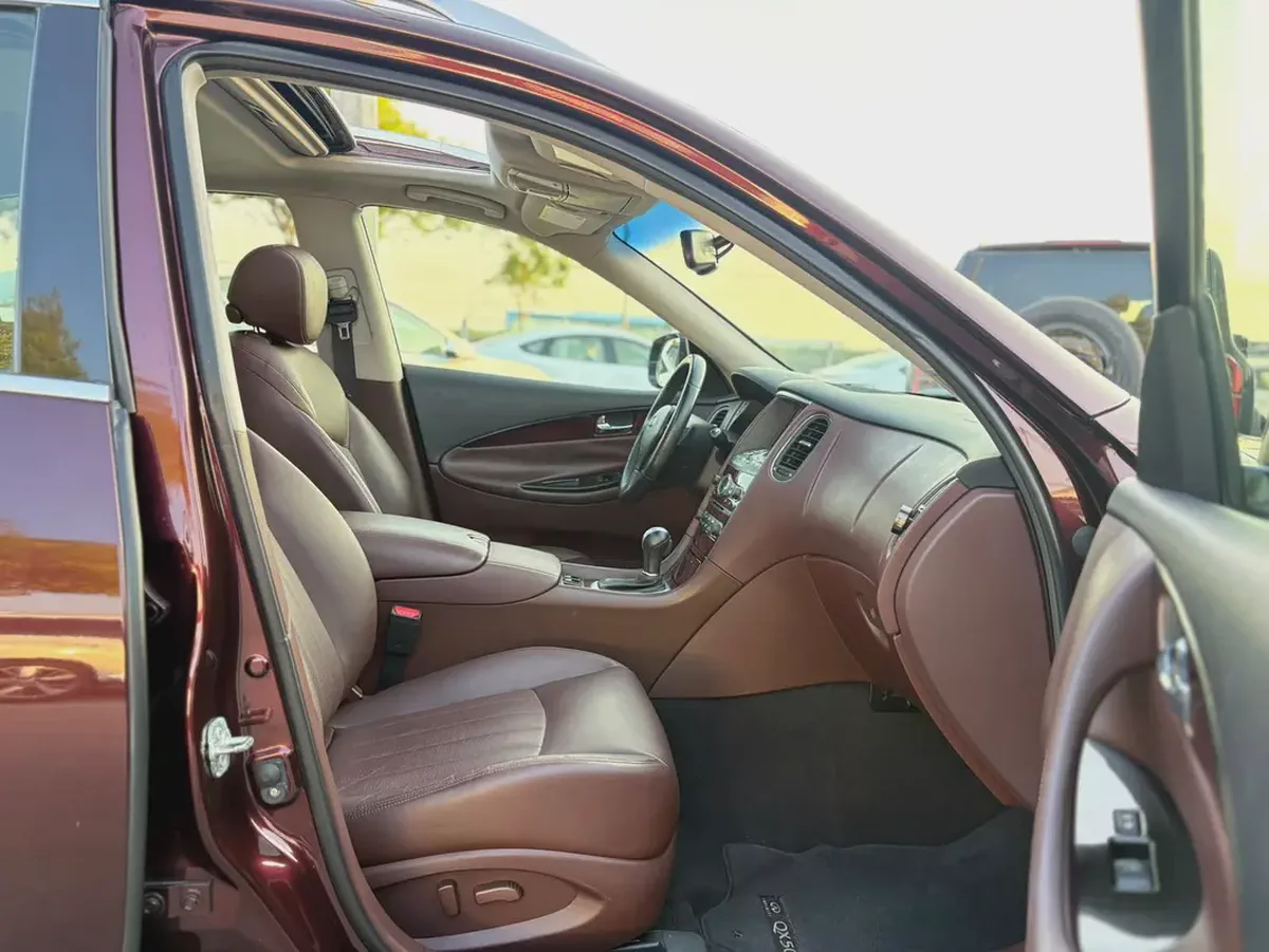 INFINITI QX50 - GCC SPECS - UNDER WARRANTY - FULL SERVICE HISTORY - ACCIDENT FREE --17-17