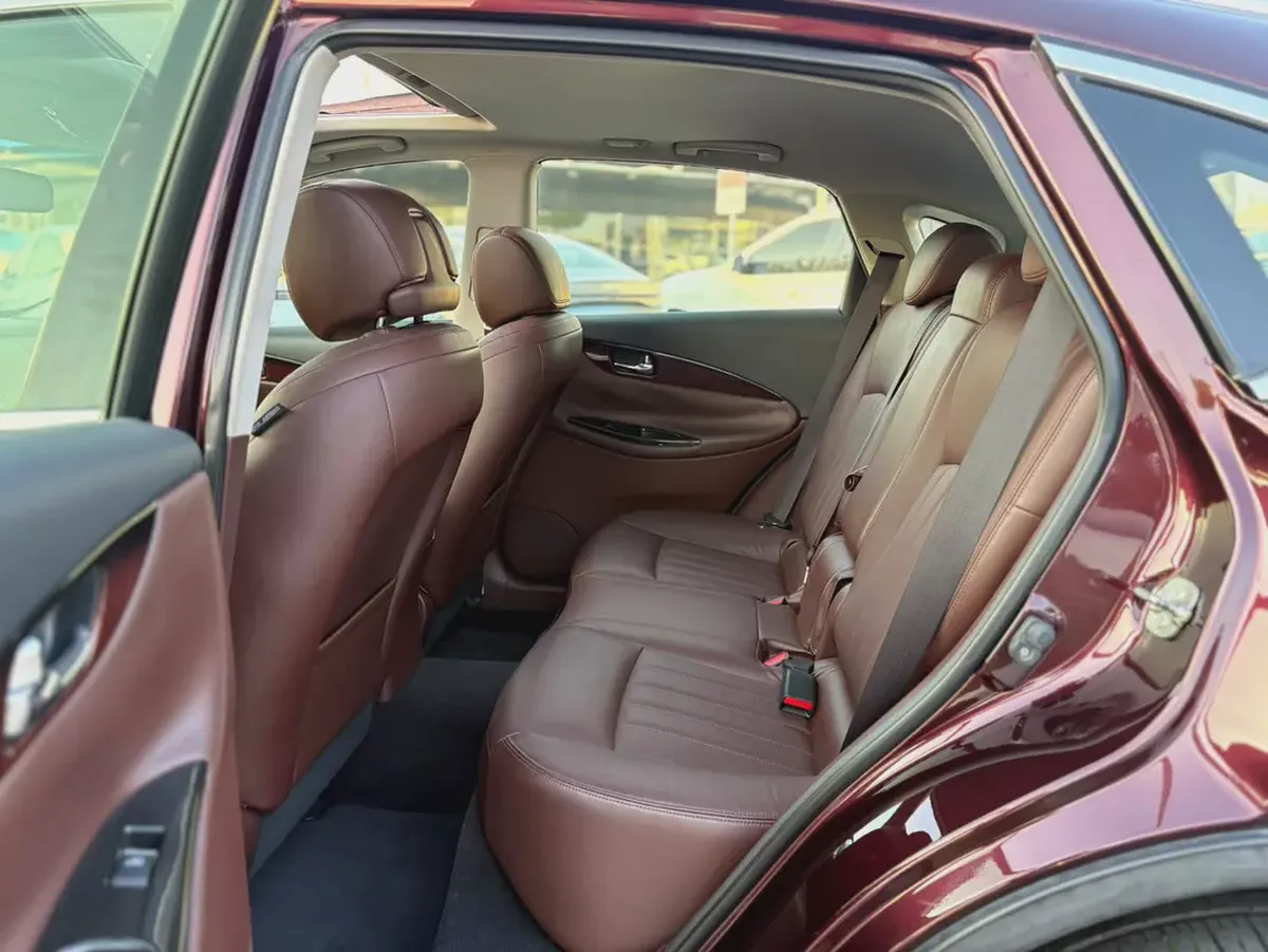 INFINITI QX50 - GCC SPECS - UNDER WARRANTY - FULL SERVICE HISTORY - ACCIDENT FREE --18-18