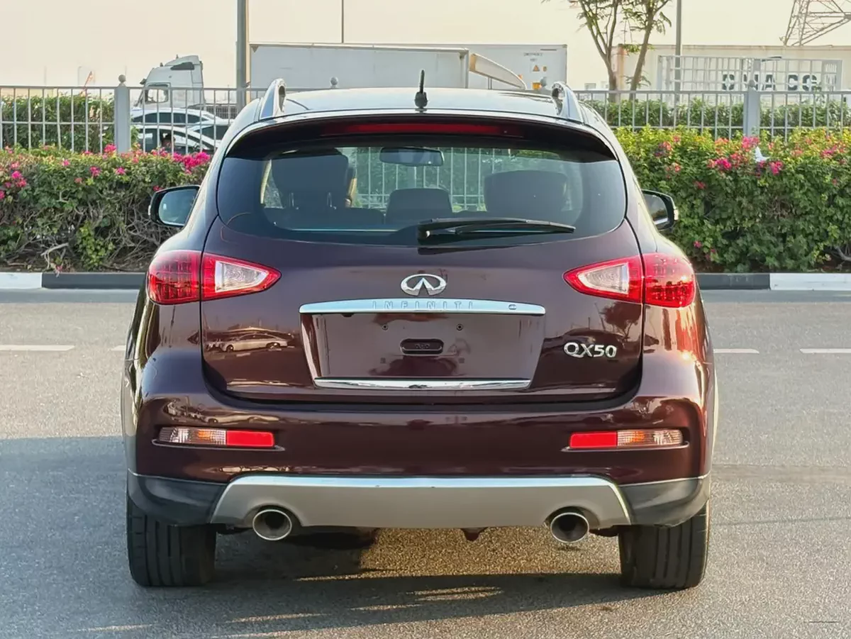INFINITI QX50 - GCC SPECS - UNDER WARRANTY - FULL SERVICE HISTORY - ACCIDENT FREE --7-7