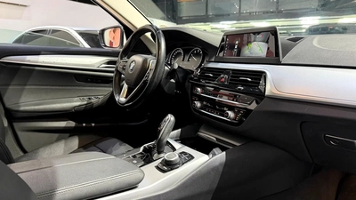 2019 GCC BMW 520i LUXURY LINE WARRANTY AND FINNACE AVAILABLE-11