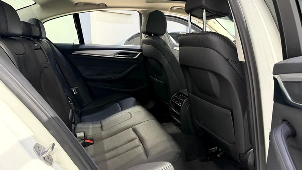 2019 GCC BMW 520i LUXURY LINE WARRANTY AND FINNACE AVAILABLE