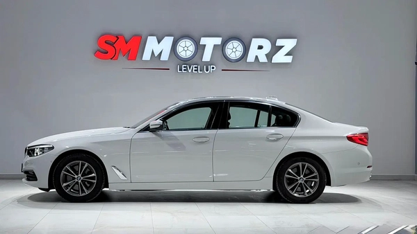 2019 GCC BMW 520i LUXURY LINE WARRANTY AND FINNACE AVAILABLE