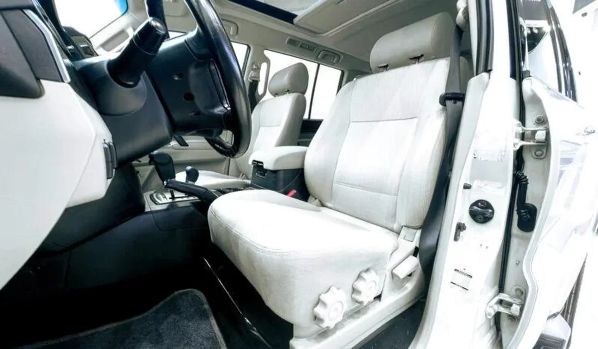 2017 Mitsubishi Pajero GLS Top Line 3.5L V6 // EMI Starts from 1,600 AED-2-2