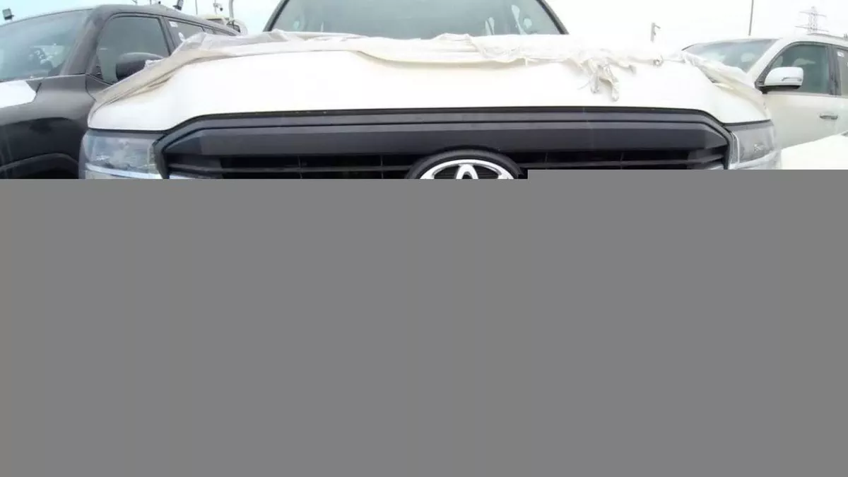 Toyota Land Cruiser GXR LAND CRUISER GXR 3.3L DIESEL-2-0