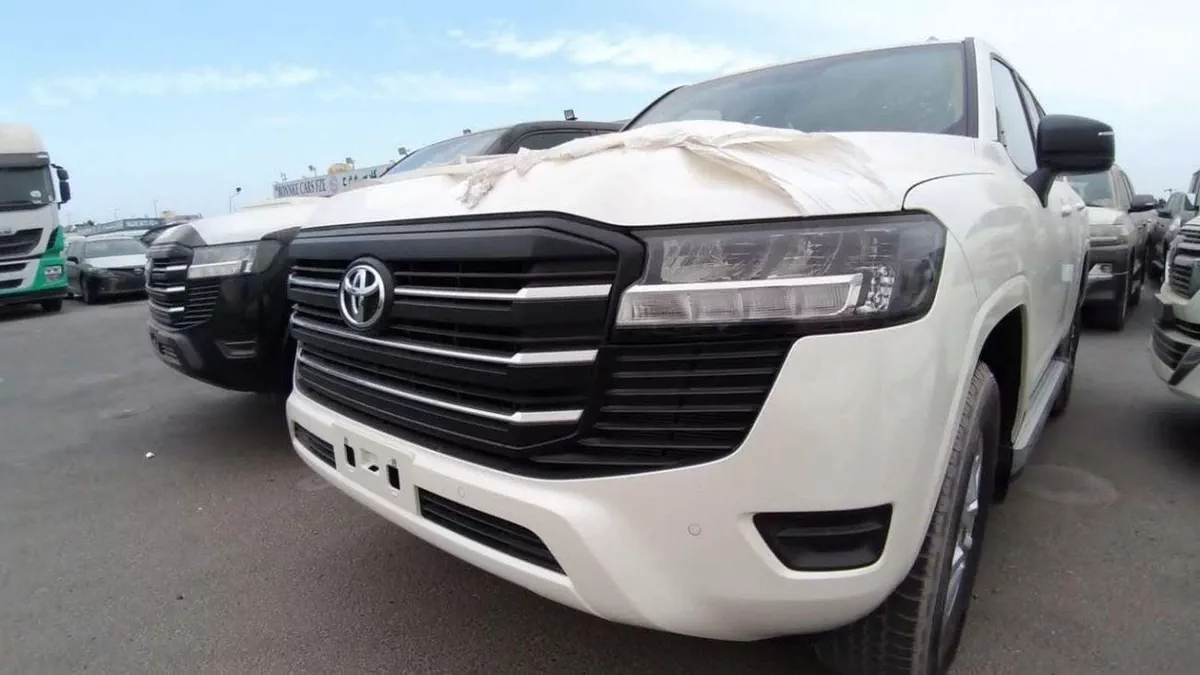 Toyota Land Cruiser GXR LAND CRUISER GXR 3.3L DIESEL-3-0