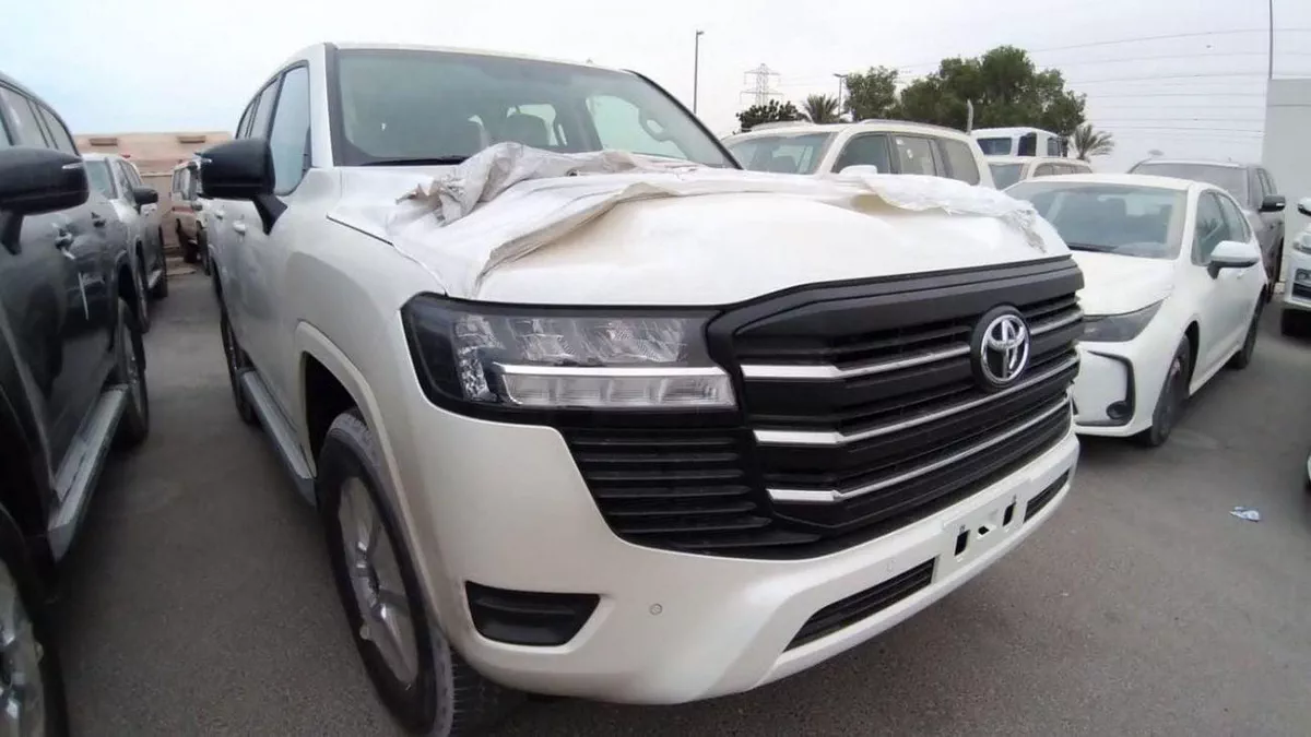 Toyota Land Cruiser GXR LAND CRUISER GXR 3.3L DIESEL-6-0
