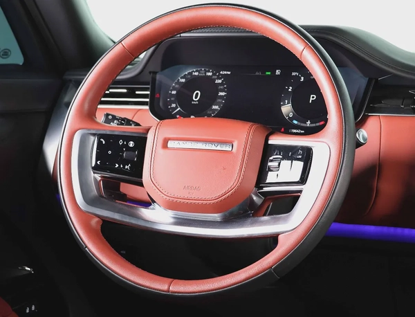 Range Rover SV-GCC-Warranty  Service from Al Tayer Until 2029-1 Owner-Bespoke Order