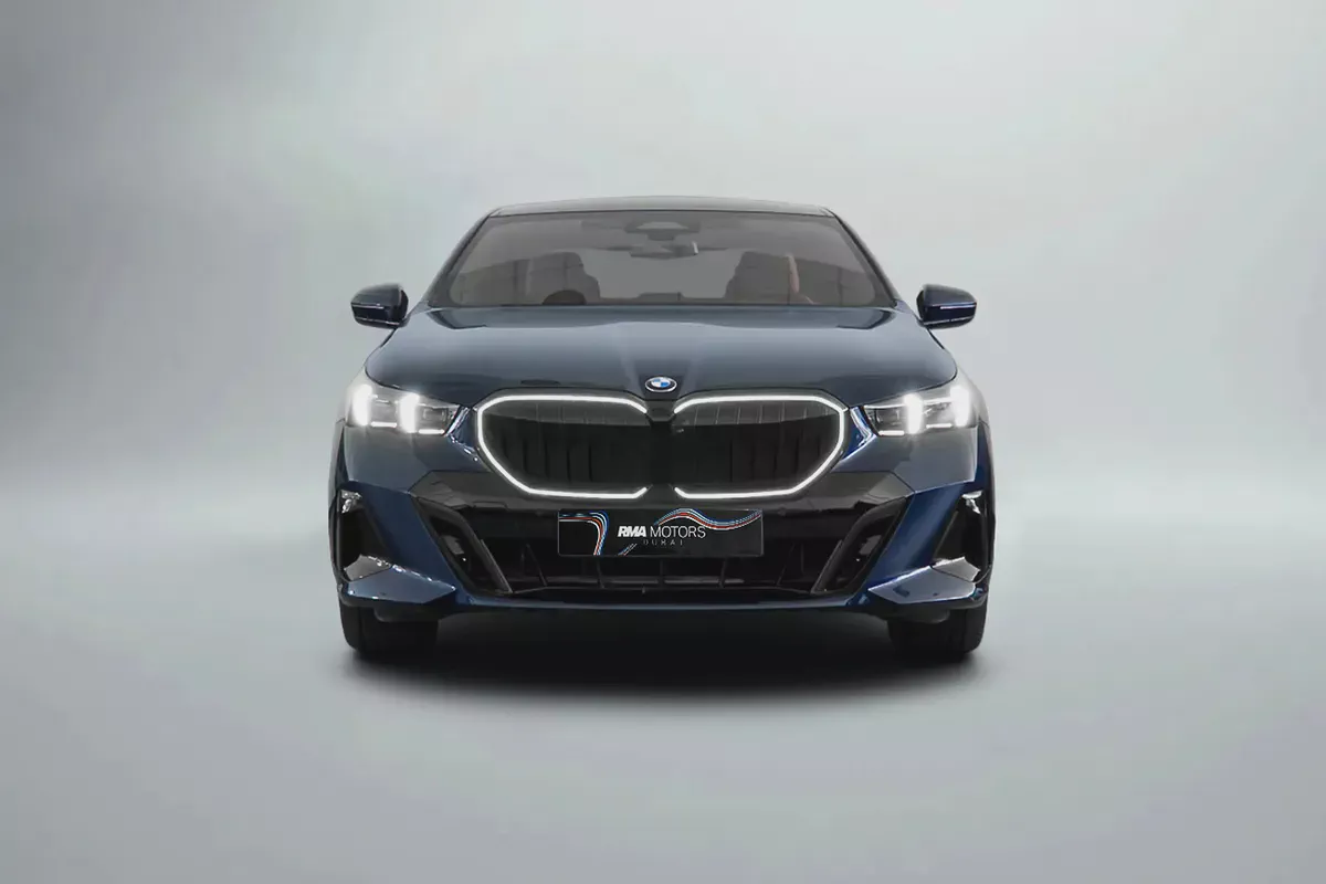4,426 AED / 60 months | 0% DP | 2024 BMW 520i M Sport / Full AGMC BMW Service History-2-2