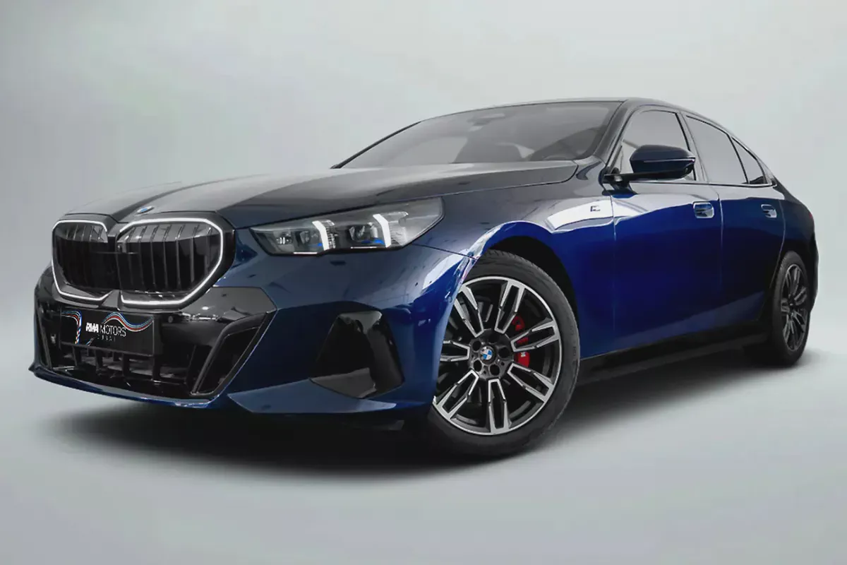 4,426 AED / 60 months | 0% DP | 2024 BMW 520i M Sport / Full AGMC BMW Service History-4-4