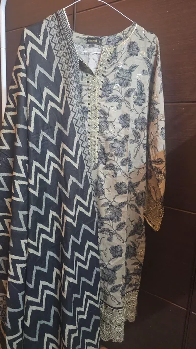 Elegant Floral Printed 3-Piece Ethnic Suit-3