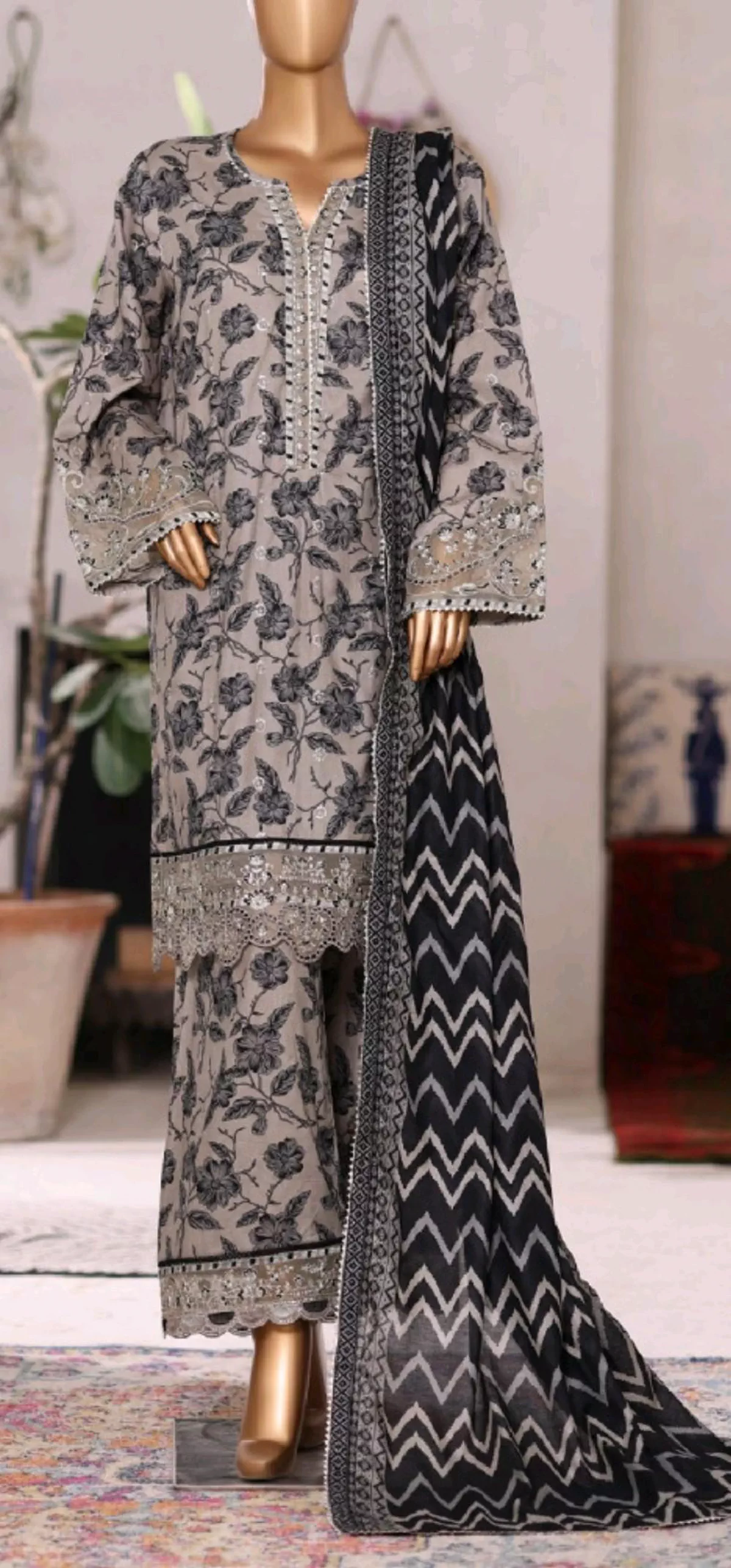 Elegant Floral Printed 3-Piece Ethnic Suit