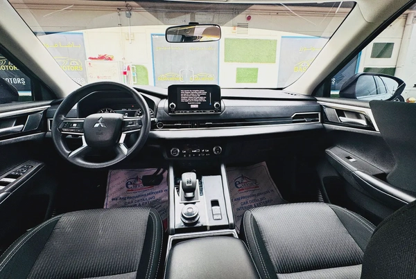 2023 Mitsubishi Outlander - GCC Specs - Like New
