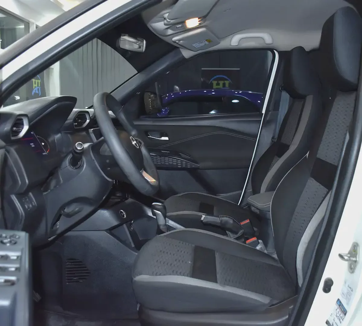 AED 783 EMi at 0% DP | Nissan Magnite Turbo ( 2025 Model ) in White Color GCC Specs-9-9