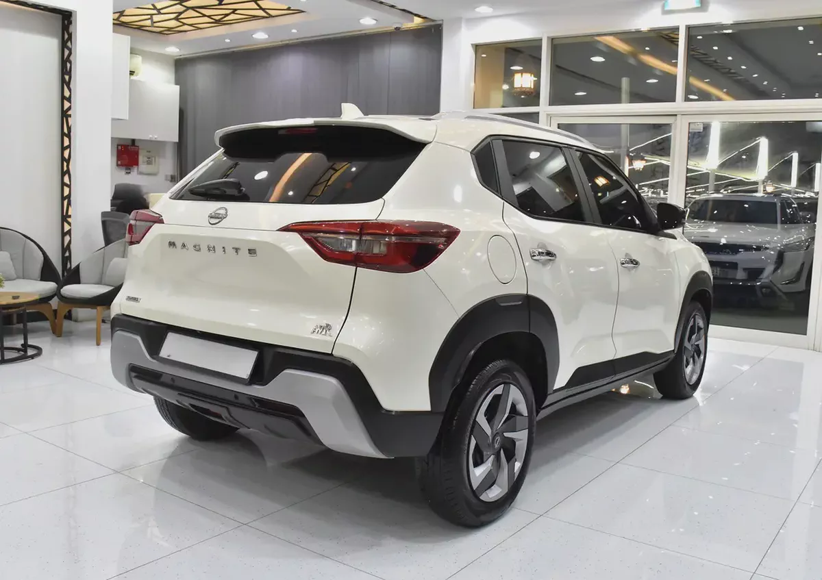 AED 783 EMi at 0% DP | Nissan Magnite Turbo ( 2025 Model ) in White Color GCC Specs-5-5