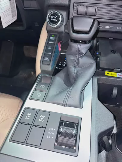Brand New Toyota Prado TXL3 RADAR 2026 | GCC Specs | Zero Mileage  تويوتا برادو بنزين 2400 لتر رادار-13
