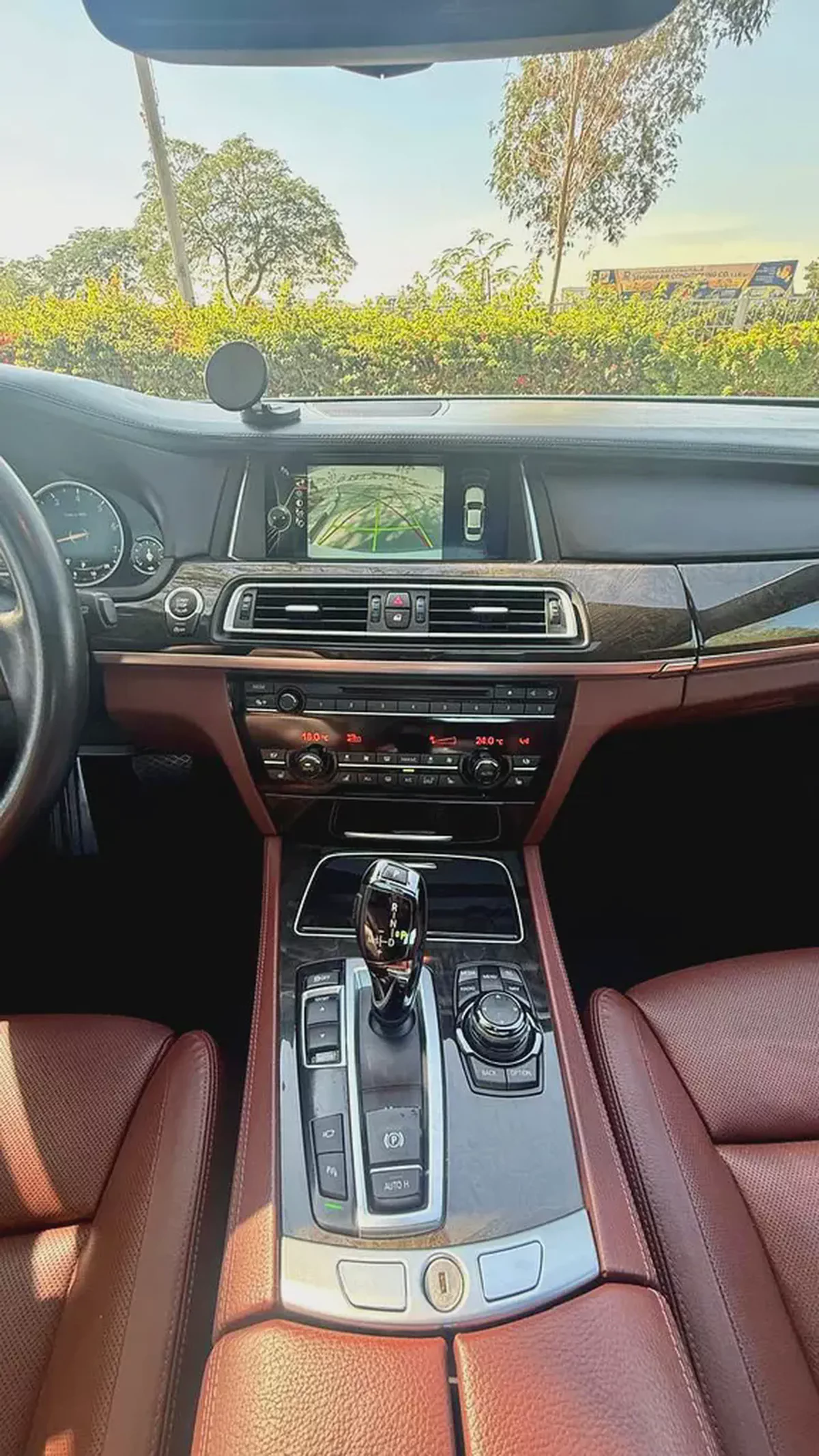2014 BMW 750Li Luxury | G.C.C | Full Options | First Owner-13-13