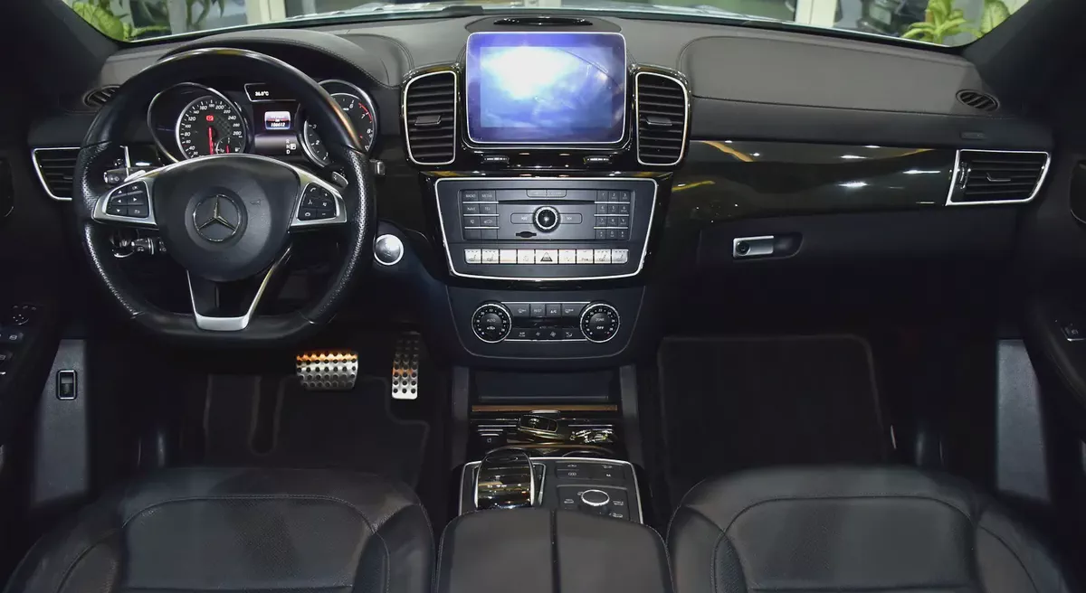 EXCELLENT DEAL for our Mercedes Benz GLE43 AMG ( 2018 Model ) in Silver Color GCC Specs-10-10