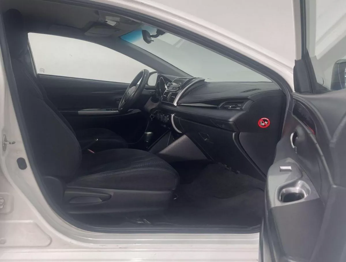 Toyota Yaris SPORT 1.5L-4 CYL - EXCELLENT CONDITION-8-0