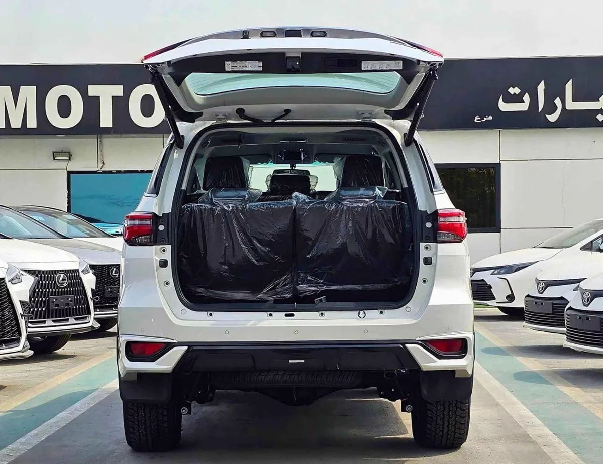 Toyota Fortuner VXR SR5 ADVENTURE / 4.0L V6 PETROL / FRONT PWR SEATS / PUSH START / DIFF LOCK AUTO A/C (CODE # F6HA)-4-0