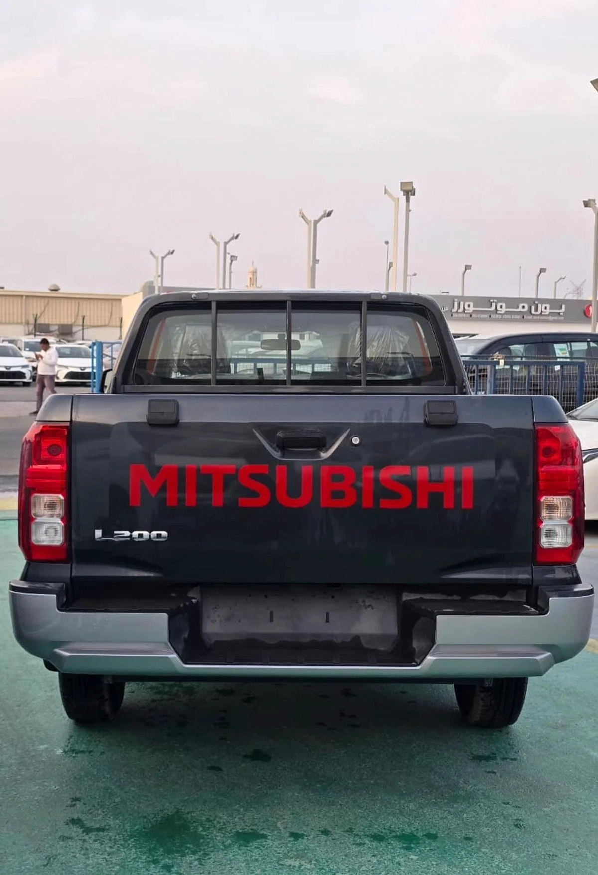 Mitsubishi L200 GLX 2.4L-3-3