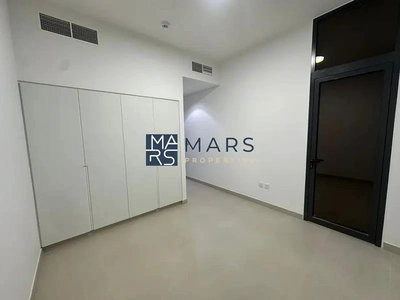 Brand New!! 3BR corner villa available with Maid room & Balcony & Big garden -2