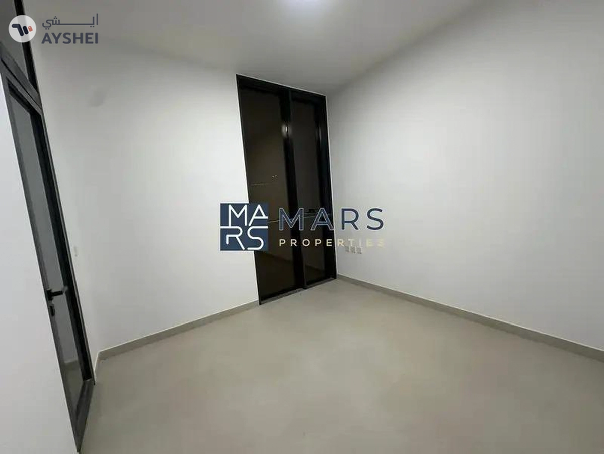 Brand New!! 3BR corner villa available with Maid room & Balcony & Big garden -6-6
