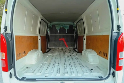 Hiace Standard Roof | Delivery Van | GCC Specs | Ref#T27785-6