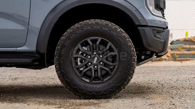 Ford Ranger RAPTOR | 2-YEAR WARRANTY + SERVICE AVAILABLE | IN-HOUSE FINANCING | 0% DOWNPAYMENT (BANK)-4