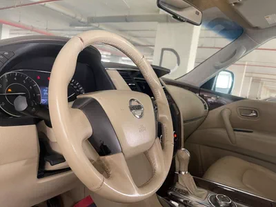 Nissan Patrol SE T1 V8 5.6 Sunroof, Leather seat-9