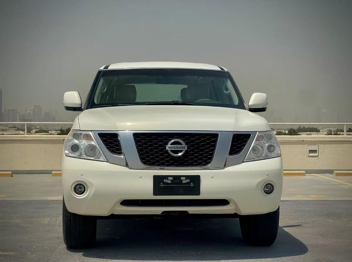 Nissan Patrol SE T1 V8 5.6 Sunroof, Leather seat-1-0