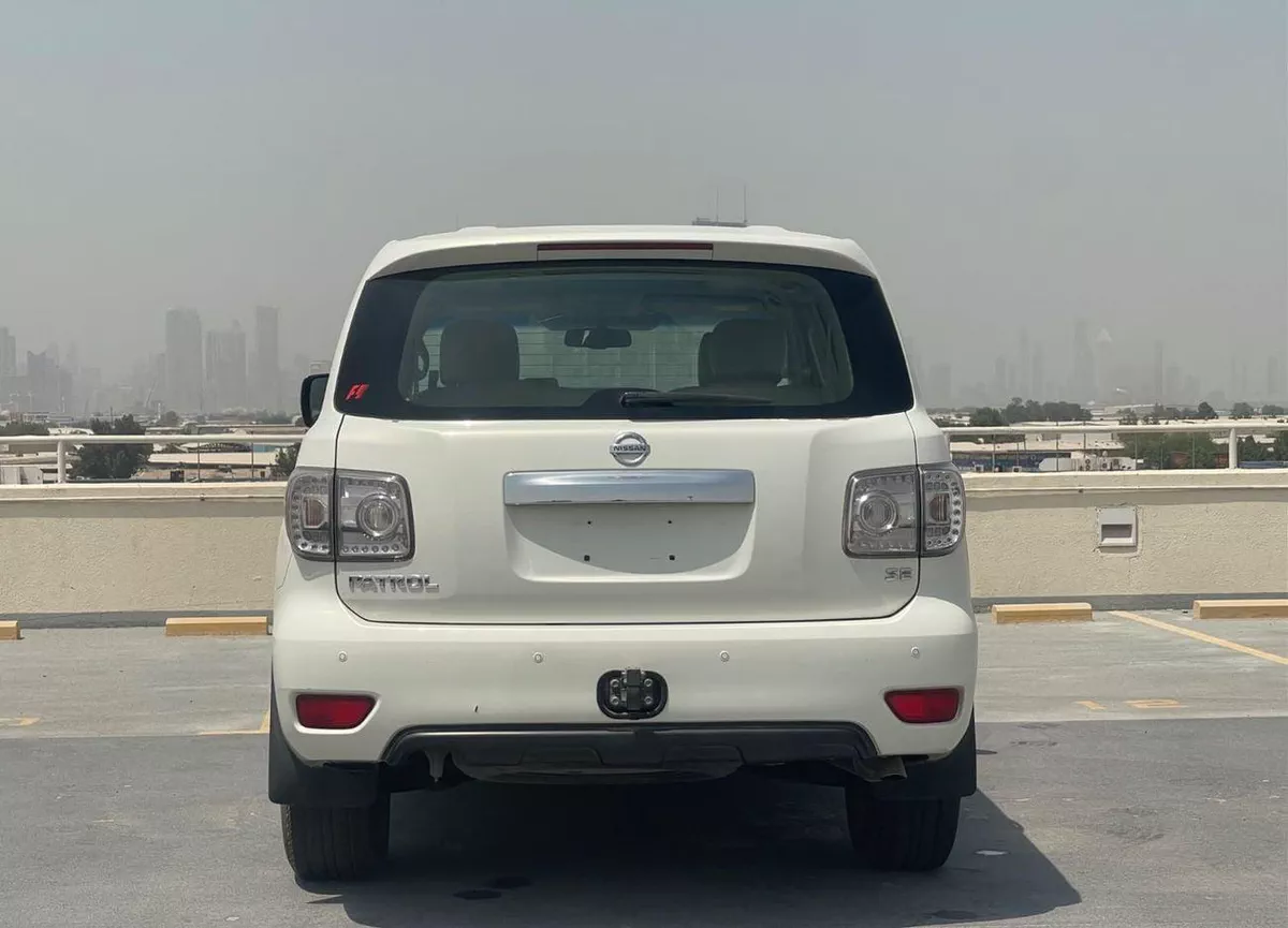 Nissan Patrol SE T1 V8 5.6 Sunroof, Leather seat-4-0