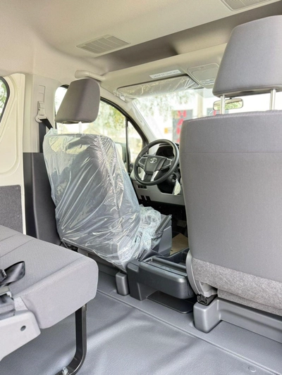 Toyota Hiace GL -High Roof Commuter 3.5L A/T-7