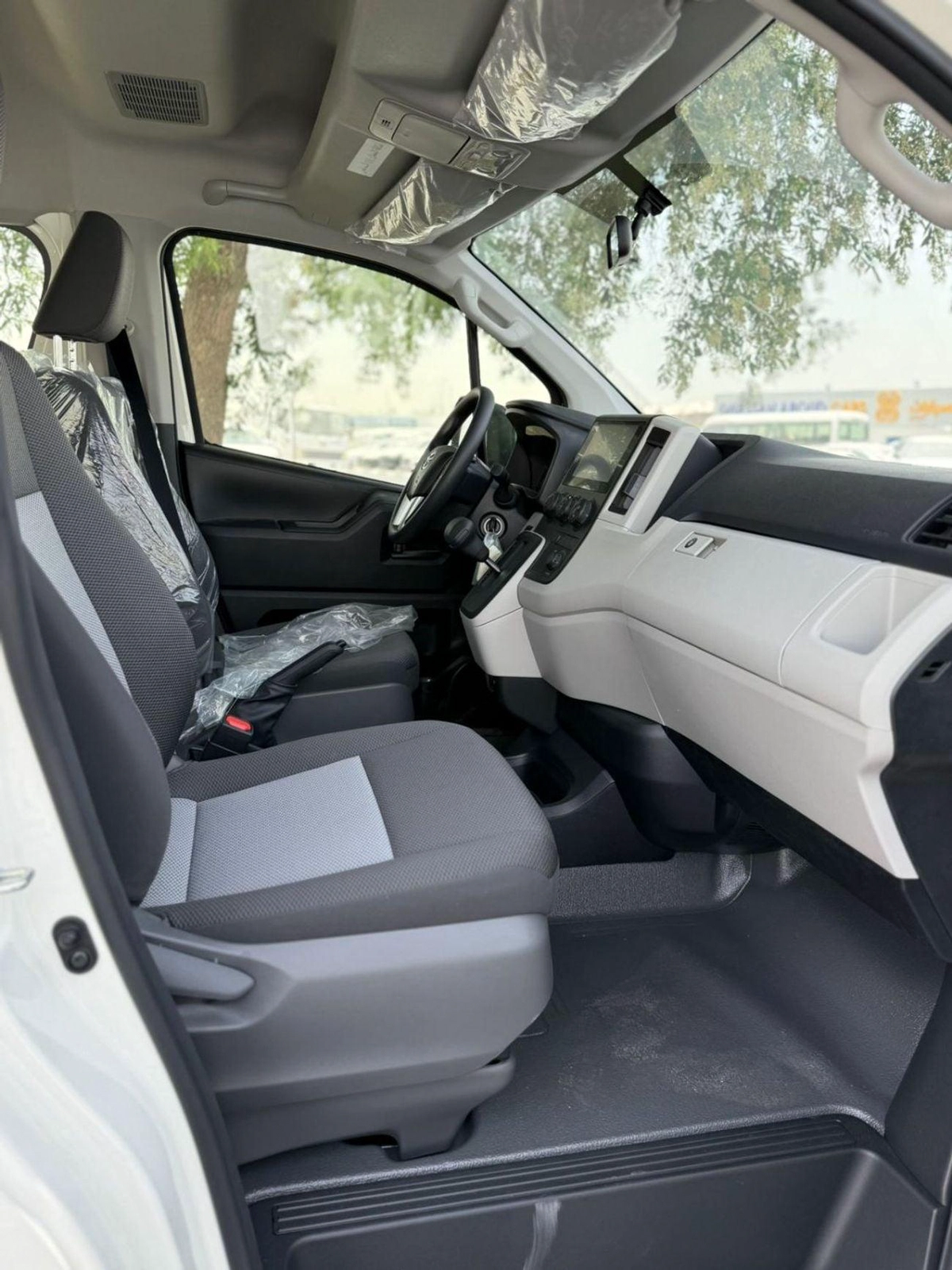 Toyota Hiace GL -High Roof Commuter 3.5L A/T-12-12