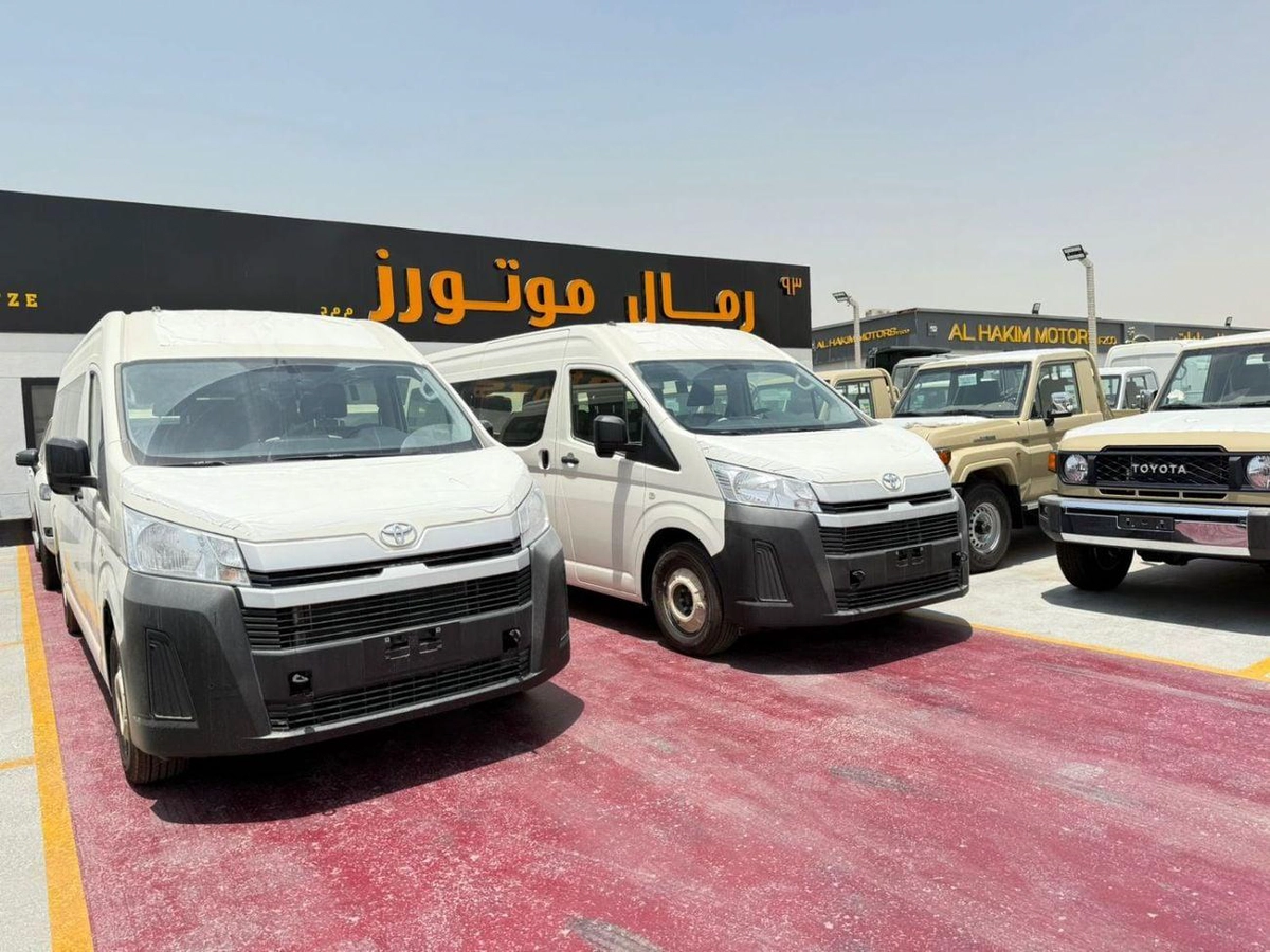 Toyota Hiace GL -High Roof Commuter 3.5L A/T-16-16