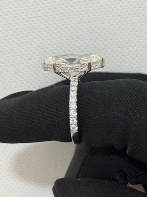 18k white gold ring with lab grown diamond