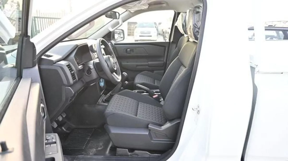 Mitsubishi L200 MITSUBISHI L200 2.4L GL SC 4WD 5MT DIESEL 2026-12-0