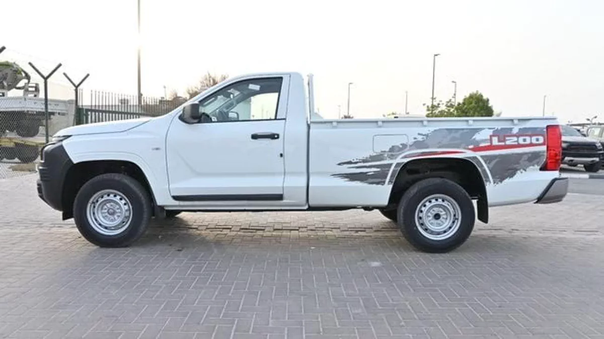 Mitsubishi L200 MITSUBISHI L200 2.4L GL SC 4WD 5MT DIESEL 2026-3-0