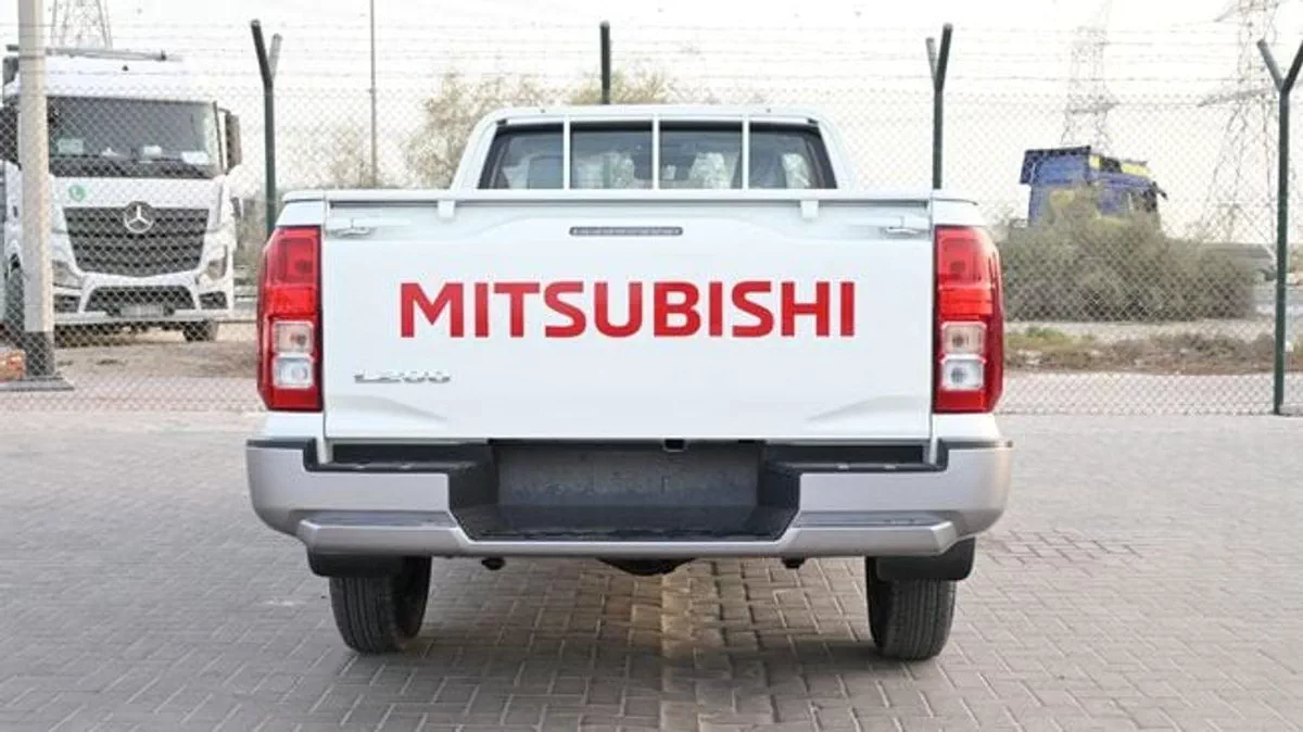 Mitsubishi L200 MITSUBISHI L200 2.4L GL SC 4WD 5MT DIESEL 2026-4-0
