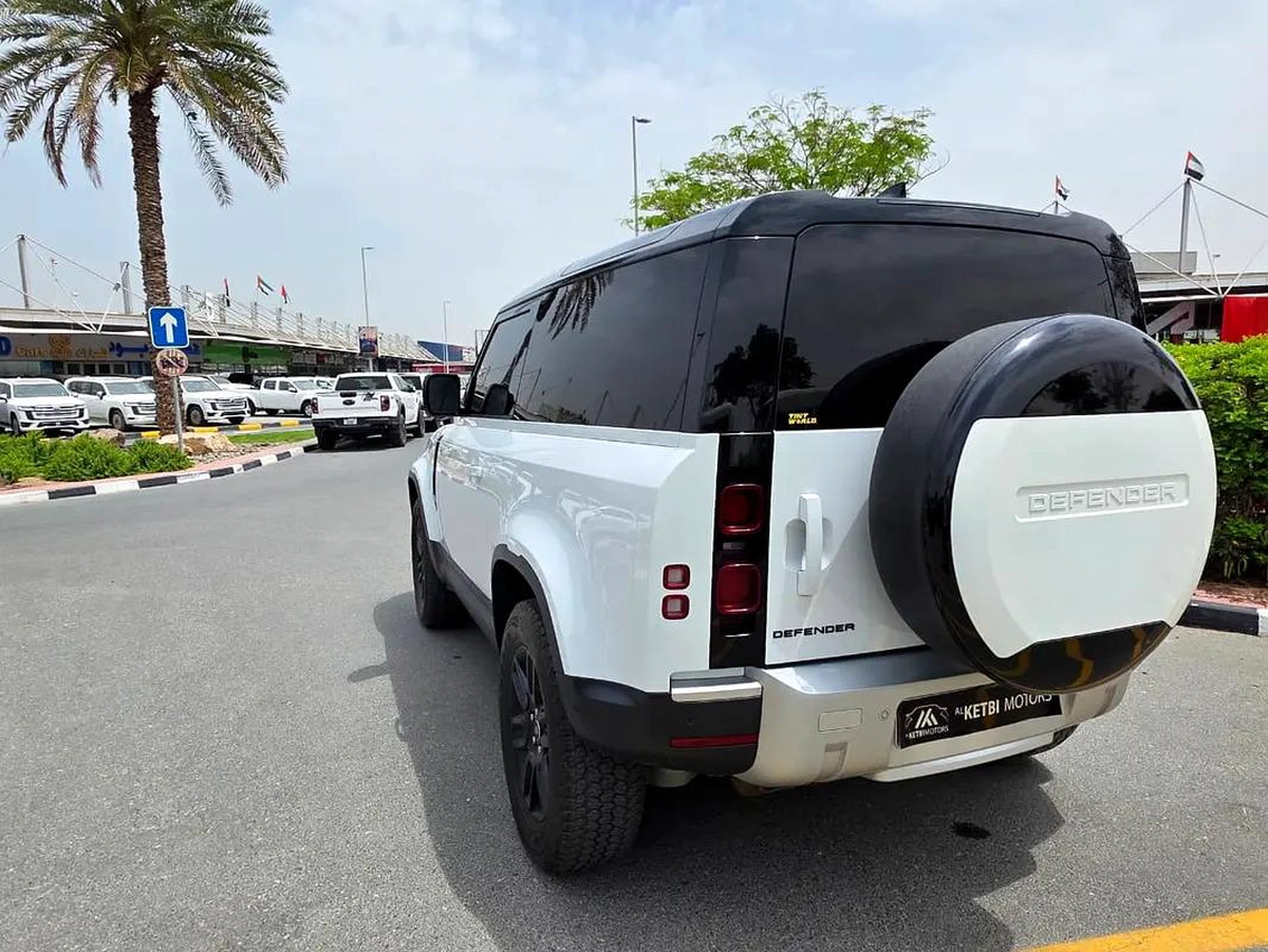 Land Rover Defender 90 S P300-3-3
