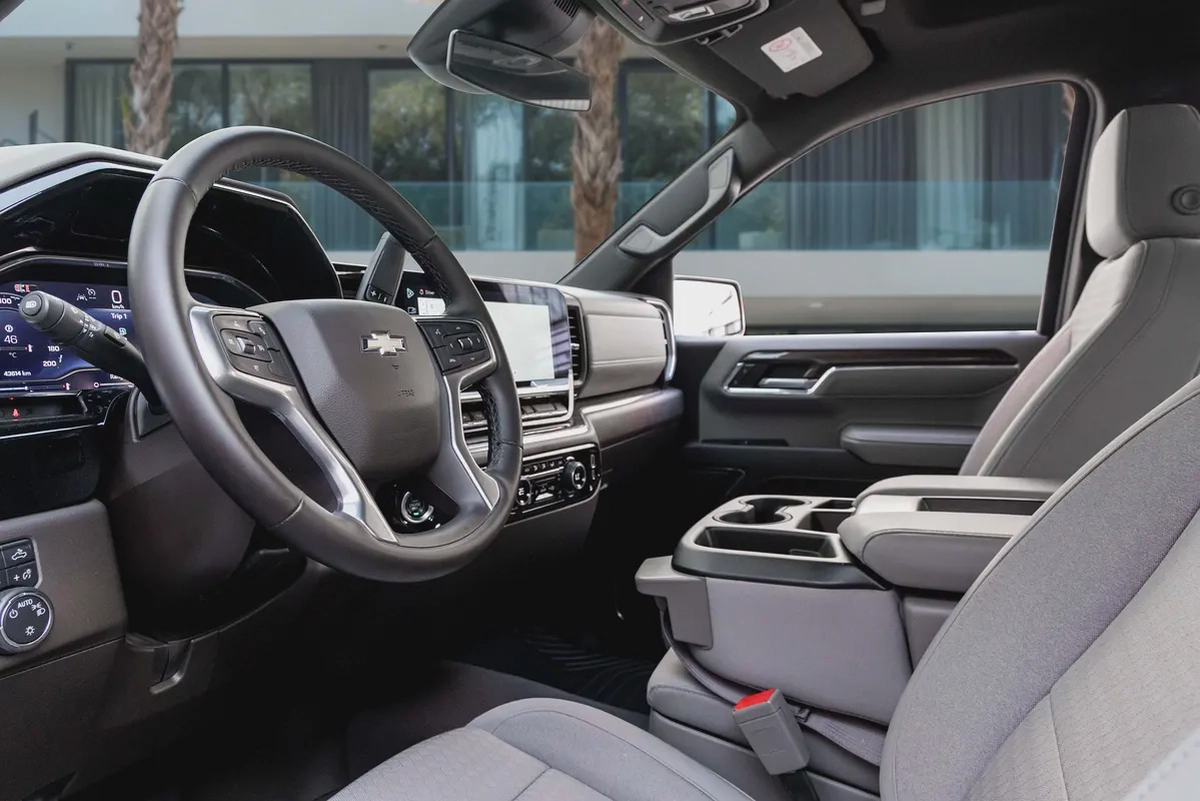 2,938 P.M |  Silverado LT V8 | 0% Downpayment | FULL OPTION | CHEVROLET WARRANTY!-8-8