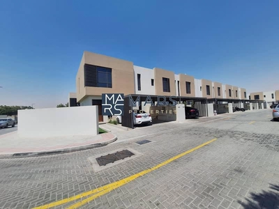 Exclusive 3-Bedroom Townhouse with maid room in nasma residences Prime Location-1