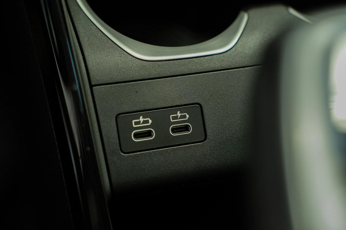 BMW iX1 xDrive30 M Sport-17-17