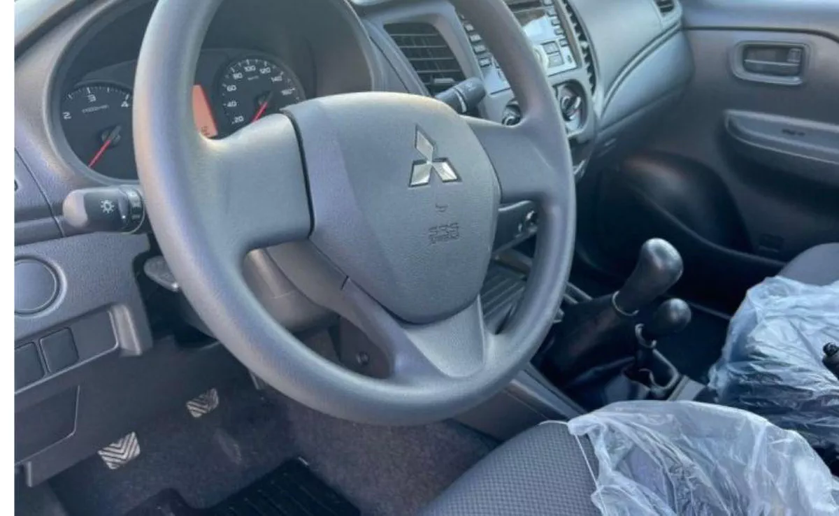 2026 Mitsubishi L200-13-13